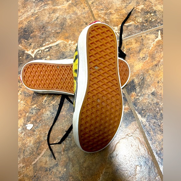 Vans - lightly worn size 6.5 women’s/5.0 men’s/36.5 Euro. - Picture 3 of 7